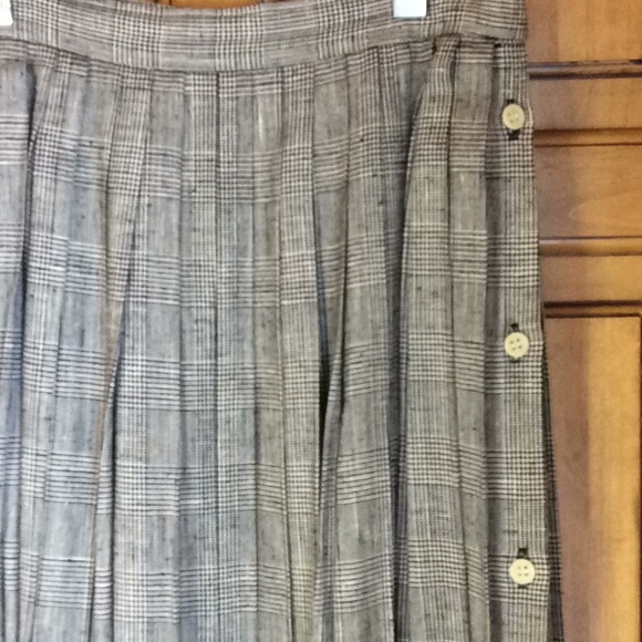 FINAL SALE PRICE Frank Borenstein Plaid Wool Skirt in Size 8 - Picture 2 of 7